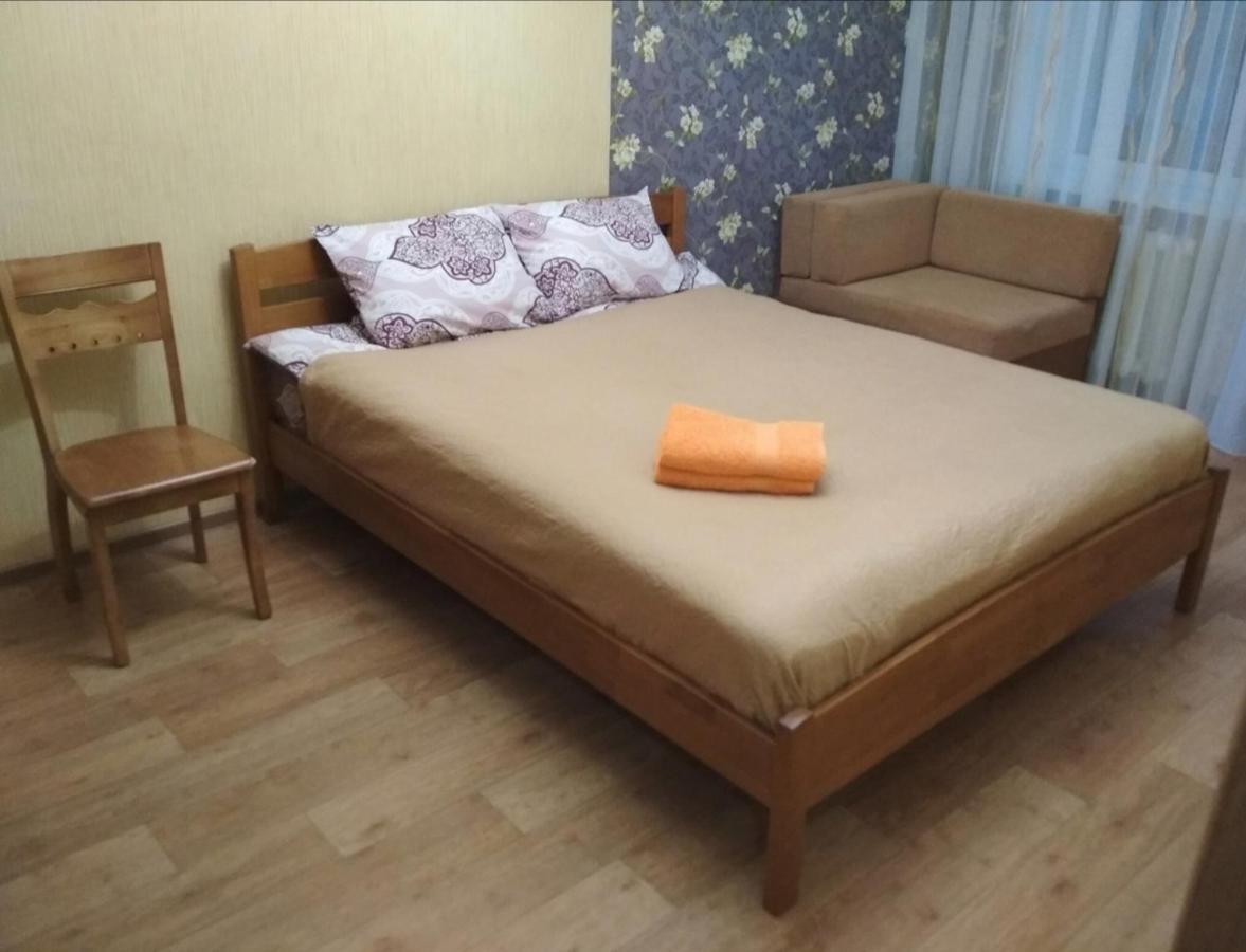 Уютная Квартира На Лётной 6 Chernihiv Exterior photo