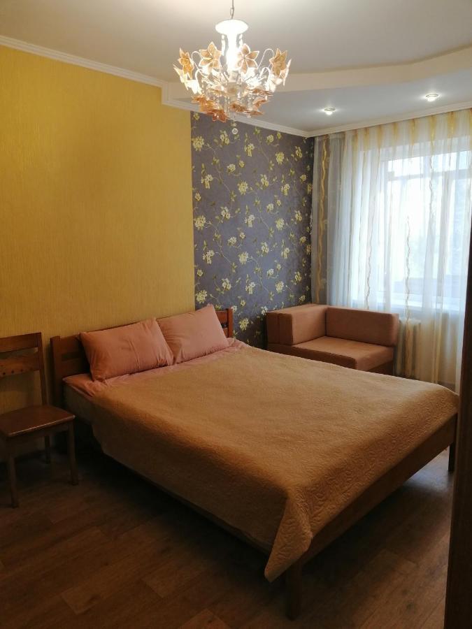 Уютная Квартира На Лётной 6 Chernihiv Exterior photo